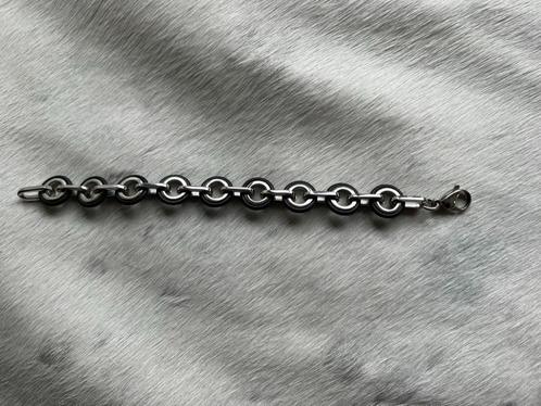 TWICE AS NICE armband roestvrijstalen schakels met rubber., Sieraden, Tassen en Uiterlijk, Armbanden, Zo goed als nieuw, Overige materialen