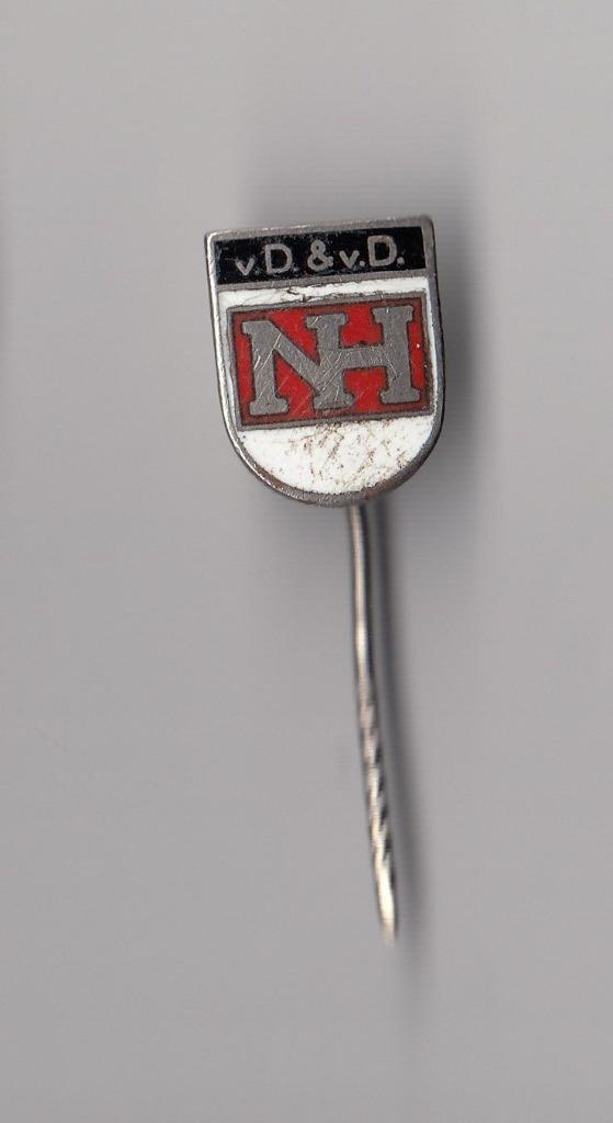 New Holland Tractor Van Driel en van Dorsten speldje, Verzamelen, Speldjes, Pins en Buttons, Gebruikt, Speldje of Pin, Overige onderwerpen