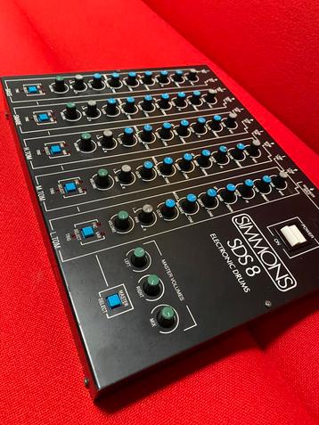 Simmons SDS 8 drum synth beschikbaar voor biedingen