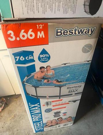 Zwembad 3,66 76cm met alles er bij behalve een pomp beschikbaar voor biedingen