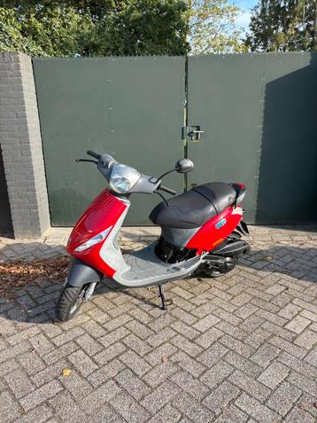 Piaggio zip a1 a2 150cc NL KENTEKEN NIEUWSTAAT AC SM06 beschikbaar voor biedingen
