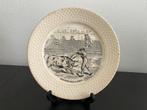 Aardewerk bord ‘Stierengevecht’ van Petrus Regout 1890-1910, Ophalen of Verzenden