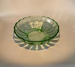 Annagroen glazen schaal op 3 pootjes – vintag, Antiek en Kunst, Antiek | Glas en Kristal, Ophalen of Verzenden
