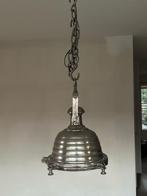 Te koop: forse stoere hanglamp met grove ketting, Huis en Inrichting, Lampen | Hanglampen, Ophalen, Zo goed als nieuw, Metaal