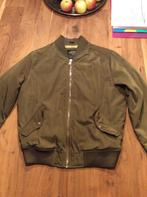 Bomber jasje 36 groen Bershka, Ophalen of Verzenden, Zo goed als nieuw, Maat 36 (S), Groen