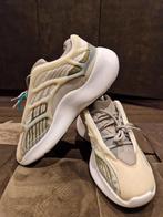 Yeezy Boost 700 Beige, Overige kleuren, Nieuw, Ophalen of Verzenden, Sneakers of Gympen