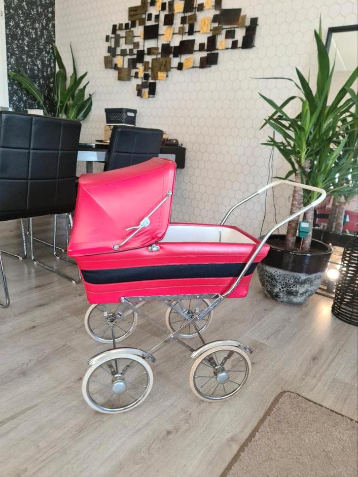 Vintage Poppenwagen - Charmant en Klassiek!, Kinderen en Baby's, Kinderwagens en Combinaties, Ophalen of Verzenden