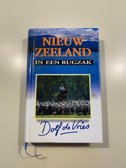 In een rugzak Dolf de Vries - Nieuw Zeeland, Boeken, Reisverhalen, Zo goed als nieuw, Australië en Nieuw-Zeeland, Verzenden
