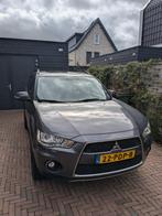 Mitsubishi Outlander 2.4 MPI 4WD CVT 2011 Grijs, Auto's, Automaat, Outlander, 4 cilinders, 7 stoelen