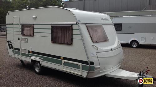 Chateau Caratt 430 DD + Verona luifel/ voorwand, Caravans en Kamperen, Caravans, tot en met 4, Treinzit, Chateau, Lengtebed, Overige typen