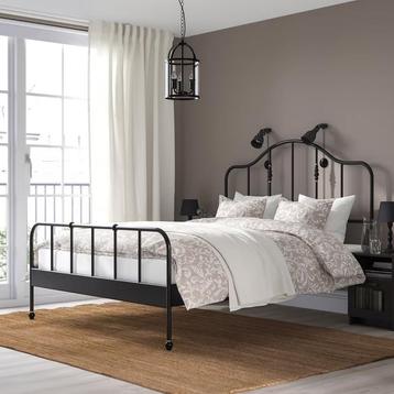 Ikea Sagstua bed 160x200 + Luroy lattenbodem