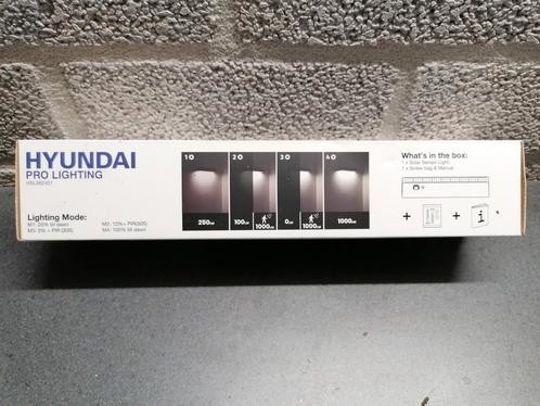 Hyundai Lighting - PRO series - Solar wandlamp - Flare, Tuin en Terras, Buitenverlichting, Nieuw, Wandlamp, Minder dan 50 watt