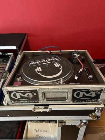 1x nette Technics SL1210-MK2 incl. naald+stevige flightcase beschikbaar voor biedingen