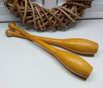 Vintage houten gymnastiek knotsen  beschikbaar voor biedingen