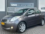 Toyota Yaris 1.3 VVTi Sol AUTOMAAT I AIRCO I PDC I ZUINIG I, Stof, Gebruikt, 750 kg, 4 cilinders