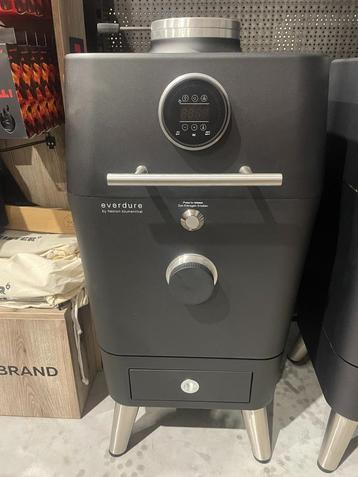 Everdure 4K kamado BBQ smoker bluetooth Nu voor: € 1599,-!! beschikbaar voor biedingen