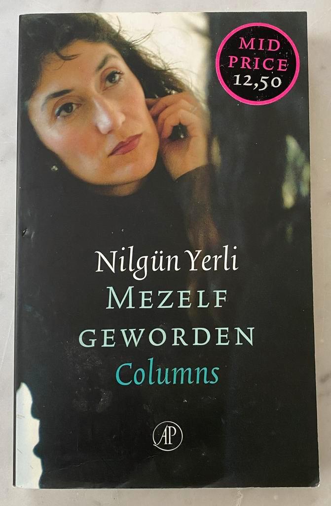 MEZELF GEWORDEN - Nilgün Yerli (2004), Boeken, Romans, Gelezen, Nederland, Verzenden