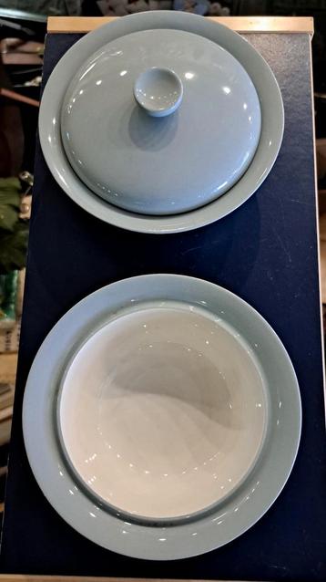 Pastel servies botervloot Petrus Regout zacht blauw  beschikbaar voor biedingen