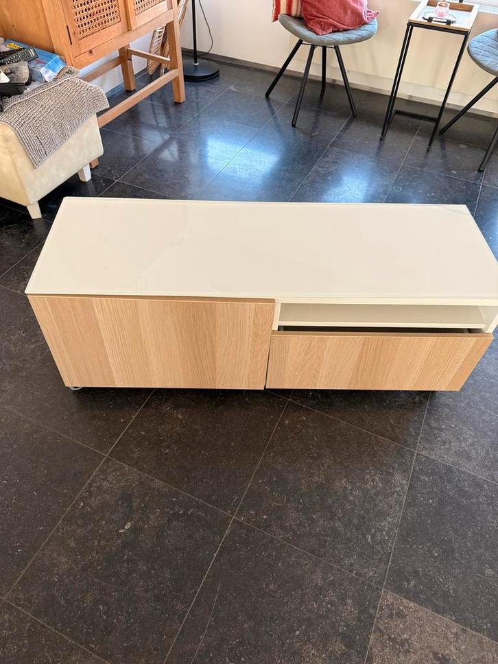 IKEA Besta TV meubel op wieltjes, Huis en Inrichting, Kasten | Televisiemeubels, Zo goed als nieuw, Minder dan 100 cm, 100 tot 150 cm