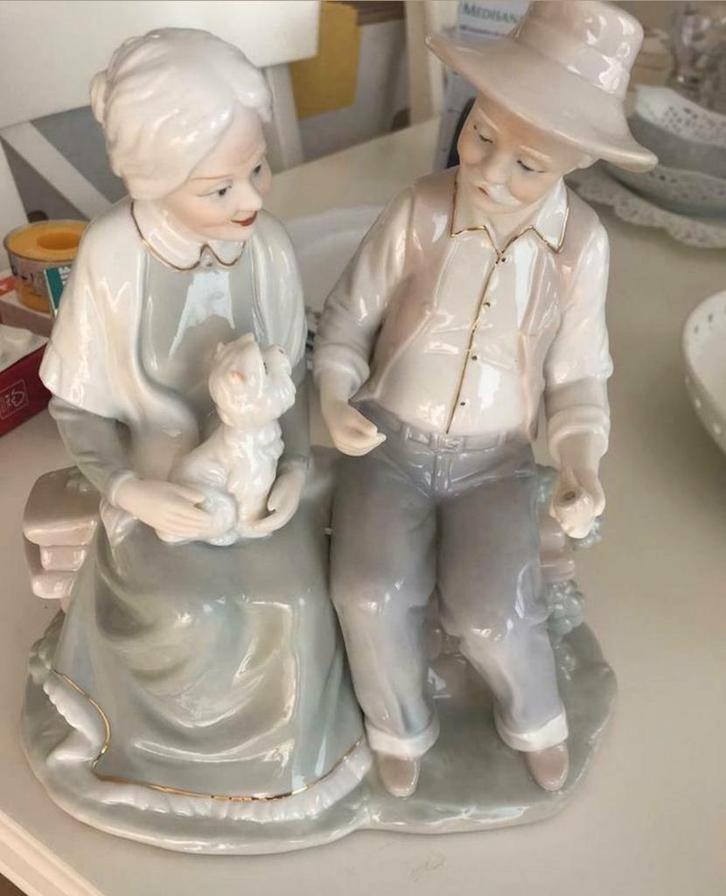 Oma en Opa Beeldje - Zeer Gedetailleerd, Antiek en Kunst, Kunst | Beelden en Houtsnijwerken, Ophalen of Verzenden