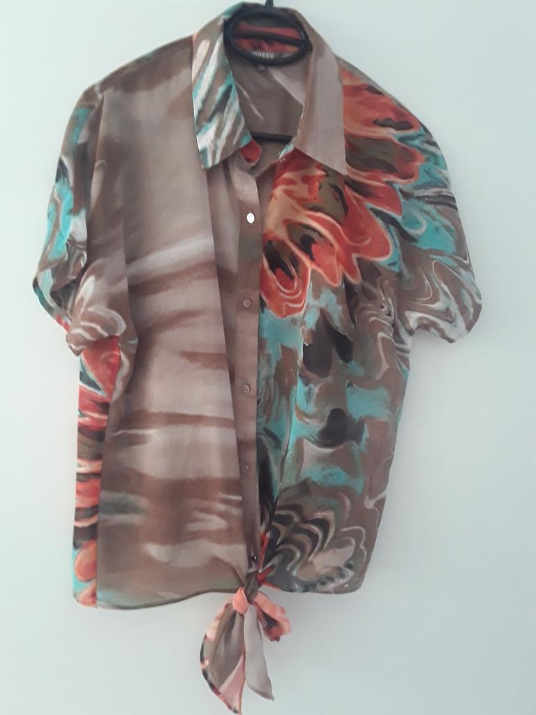 Blouse  zomer Given S/M taupe met print, Ophalen of Verzenden, Zo goed als nieuw