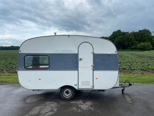 Adria 380Q caravan retro oldtimer / festival, Caravans en Kamperen, Caravans, Particulier, 500 - 750 kg, Standaardzit, Adria, Dwarsbed