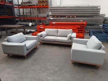 Bankstel met bijbehorende fauteuils beschikbaar voor biedingen