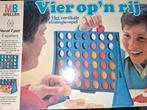 Vier op 'n rij - MB, Hobby en Vrije tijd, Gezelschapsspellen | Overige, Ophalen of Verzenden, Zo goed als nieuw