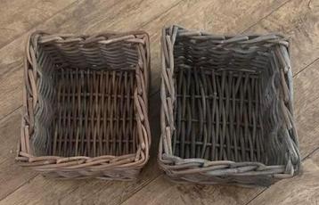 Rieten Mandjes - 2 stuks beschikbaar voor biedingen