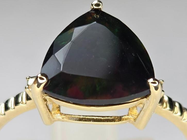 Vintage ring met edelsteen Blackopaal. 2025/700., Sieraden, Tassen en Uiterlijk, Antieke sieraden, Ring, Goud, Met edelsteen, Ophalen of Verzenden
