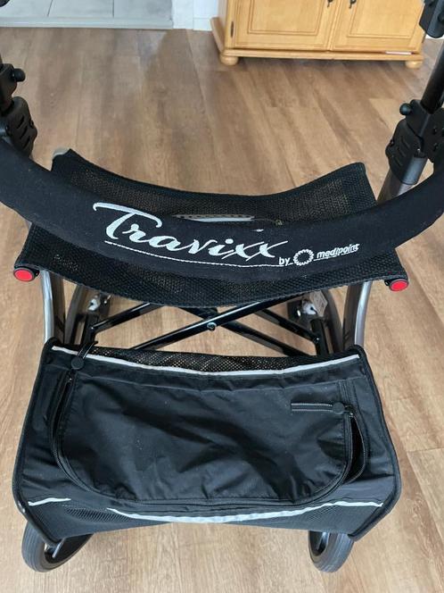 Rollator, lichtgewicht, grotere wielen, 4 m in huis gebruikt, Diversen, Rollators, Zo goed als nieuw, Lichtgewicht, Opvouwbaar