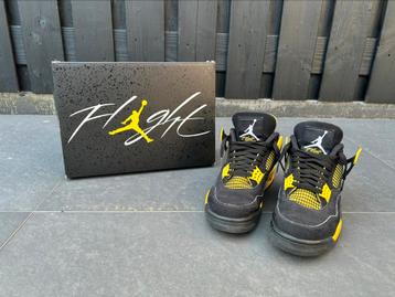 Air Jordan 4 Retro Thunder - maat 41 beschikbaar voor biedingen