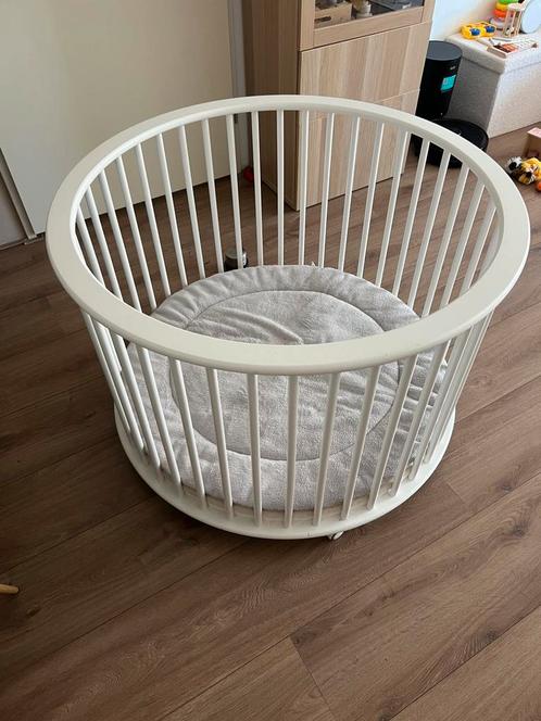 Bopita, rond, box, wit, incl. boxkleed, mobiel en meer, Kinderen en Baby's, Boxen, Gebruikt, Rond, Boxkleed, Ophalen