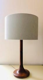 Deens vintage design Dyrlund teakhout tafellamp, Ophalen of Verzenden, Zo goed als nieuw, Hout, 50 tot 75 cm