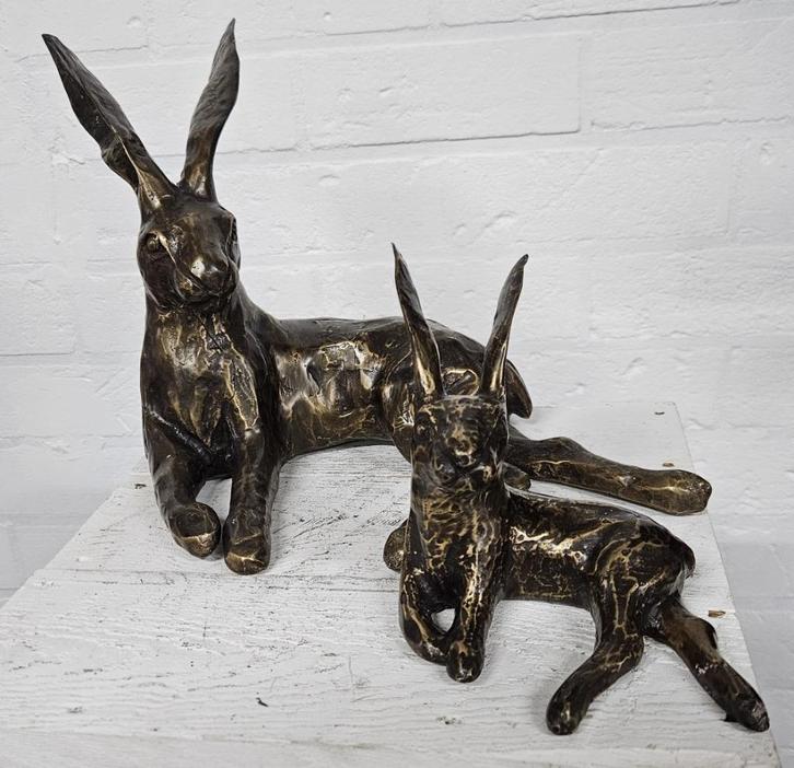 LIGGENDE HAZEN / BRONZEN TUINBEELDEN / HAAS, Tuin en Terras, Tuinbeelden, Nieuw, Dierenbeeld, Ophalen of Verzenden