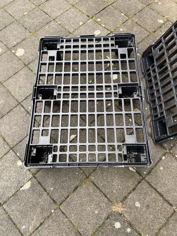 2 kunststof pallets, afmeting 80x60cm - stapelbaar, Doe-het-zelf en Verbouw, Kratten en Dozen, Gebruikt, Overige typen, 100 cm of meer