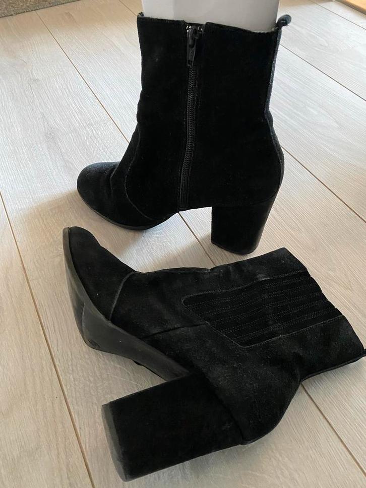 Leuke Soho Collection enkellaarzen maat 41 zwarte suède leer, Kleding | Dames, Schoenen, Zo goed als nieuw, Lage of Enkellaarzen