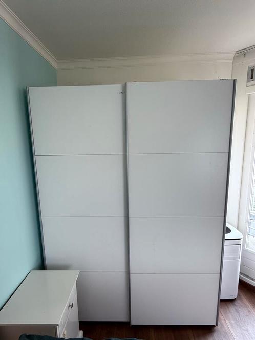 Kledingkast met schuifdeuren - 200x150x60 cm, Huis en Inrichting, Kasten | Kledingkasten, Zo goed als nieuw, 200 cm of meer, 100 tot 150 cm