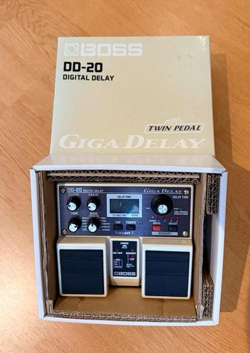 Boss DD-20 Giga Delay pedaal in nieuwstaat, Muziek en Instrumenten, Effecten, Zo goed als nieuw, Delay of Echo, Ophalen of Verzenden