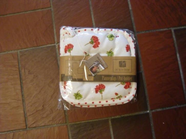 Pannenlappen Jet Geranium servies, Huis en Inrichting, Keuken | Servies, Nieuw, Overige typen, Overige stijlen, Overige materialen