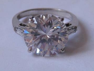 ZILVEREN RING m. GROTE " DIAMANT " SOLITAIR ( ZIRKONIA) 5 CR beschikbaar voor biedingen
