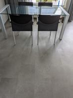 RVS Tafel met Glazen Plaat + Leolux Stoelen, Huis en Inrichting, Tafels | Eettafels, Ophalen, Gebruikt, 50 tot 100 cm, Glas