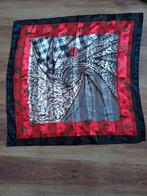 Zwart met rood zeide sjaaltje, Ophalen of Verzenden, Zo goed als nieuw, Maat 38/40 (M), Sjaal