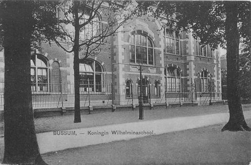 (300-447-047) Bussum Koningin Wilhelminaschool, Verzamelen, Ansichtkaarten | Nederland, Noord-Holland, Verzenden