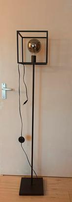 Vloerlamp zwart, Huis en Inrichting, Ophalen, Zo goed als nieuw, Metaal, 150 tot 200 cm