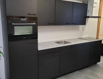 NIEUWE BRUYNZEEL "LEISTEEN" Keuken 300 cm / INNOVARE OUTLET beschikbaar voor biedingen