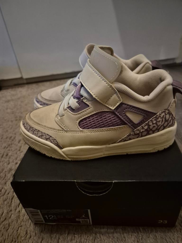 Jordan spizike low maat 30, Ophalen of Verzenden, Zo goed als nieuw, Jongen of Meisje, Schoenen