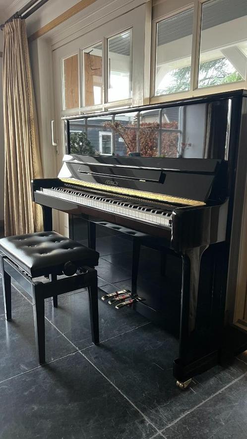 Feurich 122, Muziek en Instrumenten, Piano's, Zo goed als nieuw, Piano, Zwart, Hoogglans, Verzenden