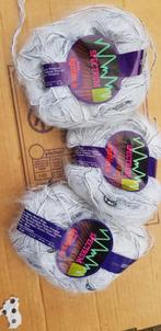 3 bollen prachtige grijze  wol, merk katia lanas spectrum, Ophalen of Verzenden, Nieuw, Breien of Haken, Wol of Garen