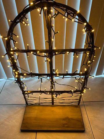 Kerst Stalraam van ijzer met lichtjes beschikbaar voor biedingen